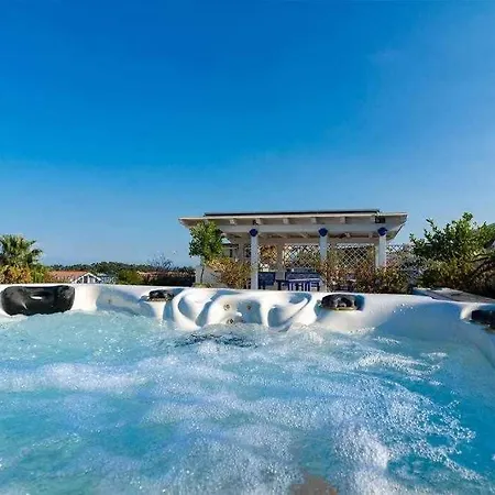 Mediterranean Charm Con Piscina Al Mare Villa